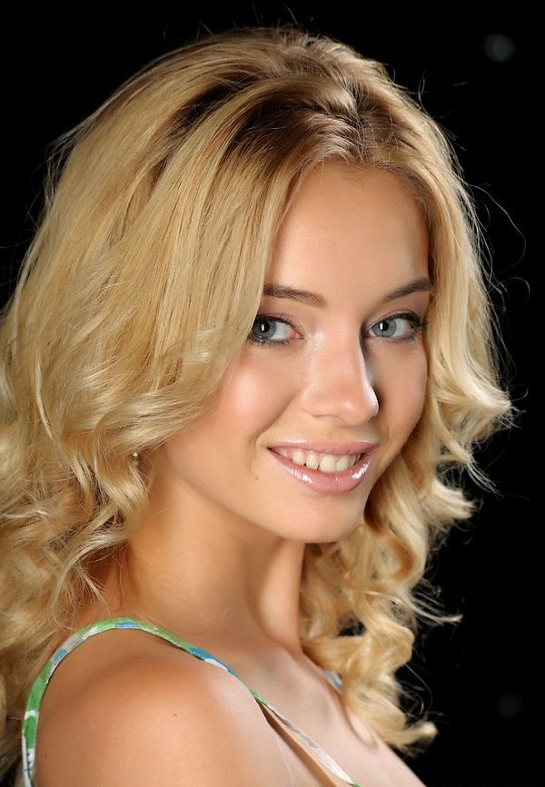 Альбина, 22